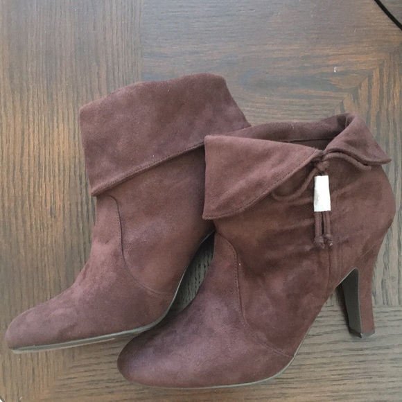 R2 Brown faux suede booties Never Worn - Picture 1 of 8